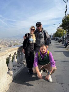 Co zobaczyć w Neapolu? opowie Wam Coppola Waszkiel Grzegorz Łukasz. To my i on na tym zdjęciu